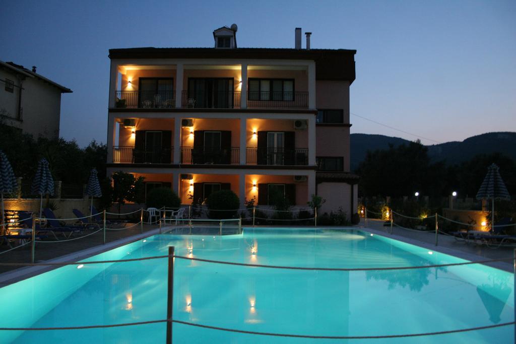 Christina Hotel de apartamente Ligia